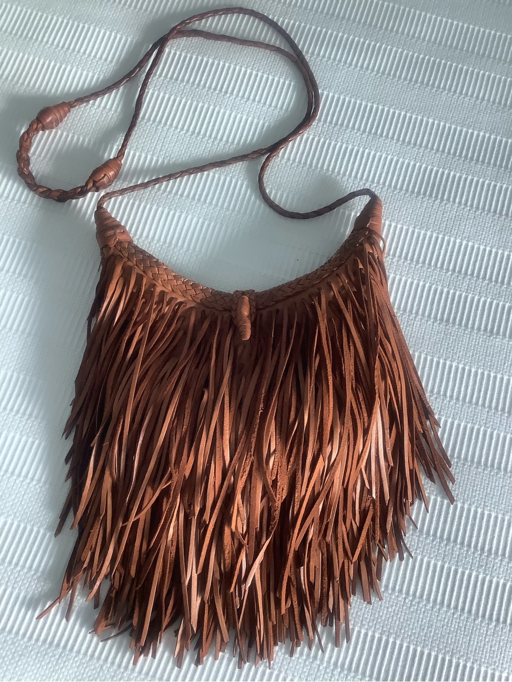 En Shalla handcrafted leather fringe crossbody small bag vintage!